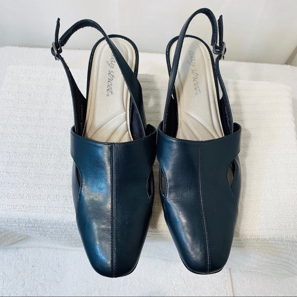 Easy street leather Slip in closed toe sandals